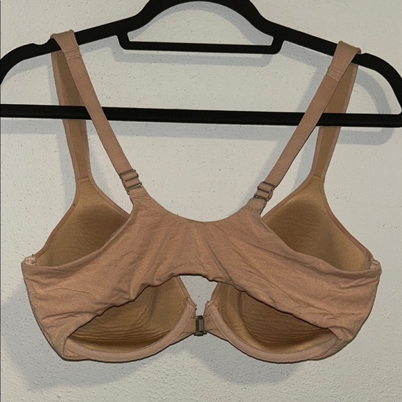 Simple Tan T-Shirt Bra with Molded Cups and Adjustable Straps - Picture 3 of 3